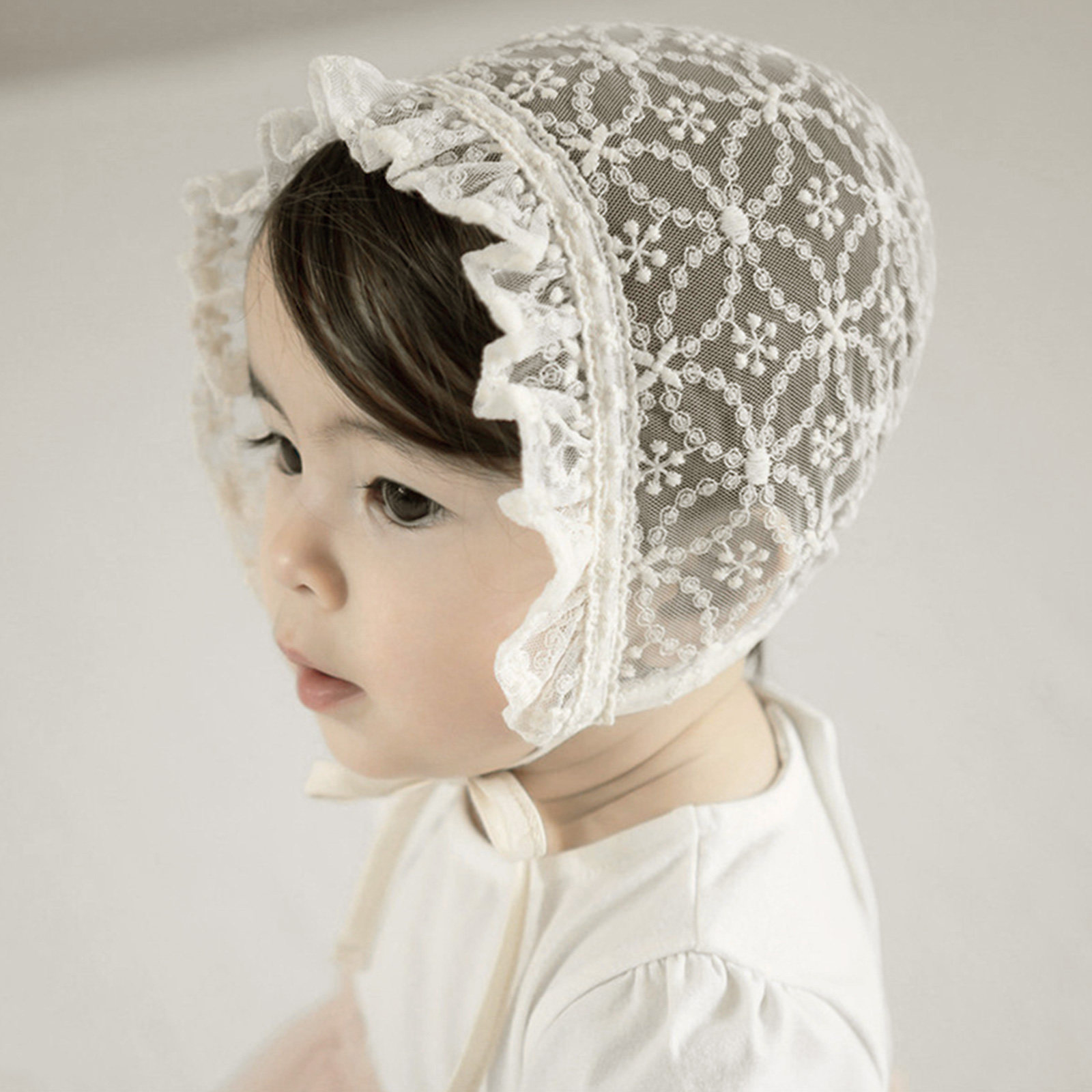 Sun Hat Wide Brim - 1 buah topi pantai dengan anyaman